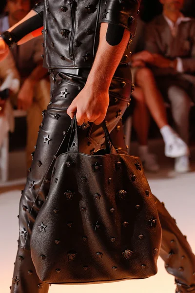 Look 93